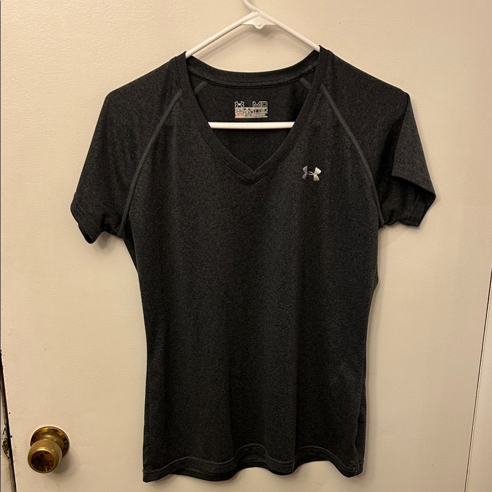 Under Armour Women’s V-Neck T-shirt Grey Size Medium